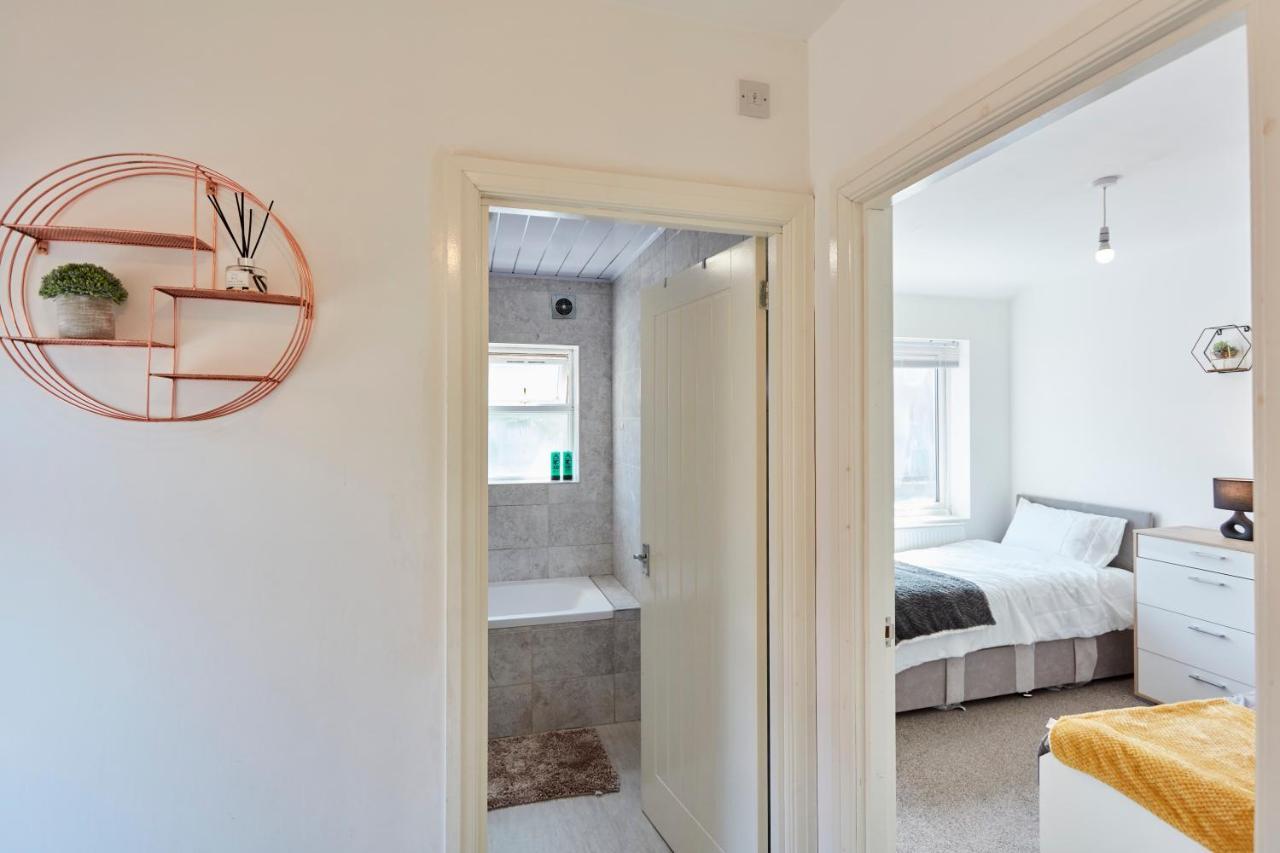 Spacious Home Close To City Centre Location Лидс Экстерьер фото