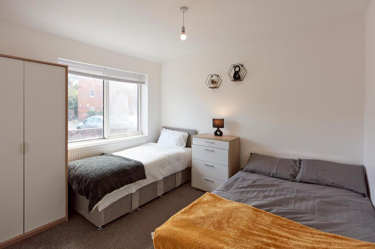 Spacious Home Close To City Centre Location Лидс Экстерьер фото
