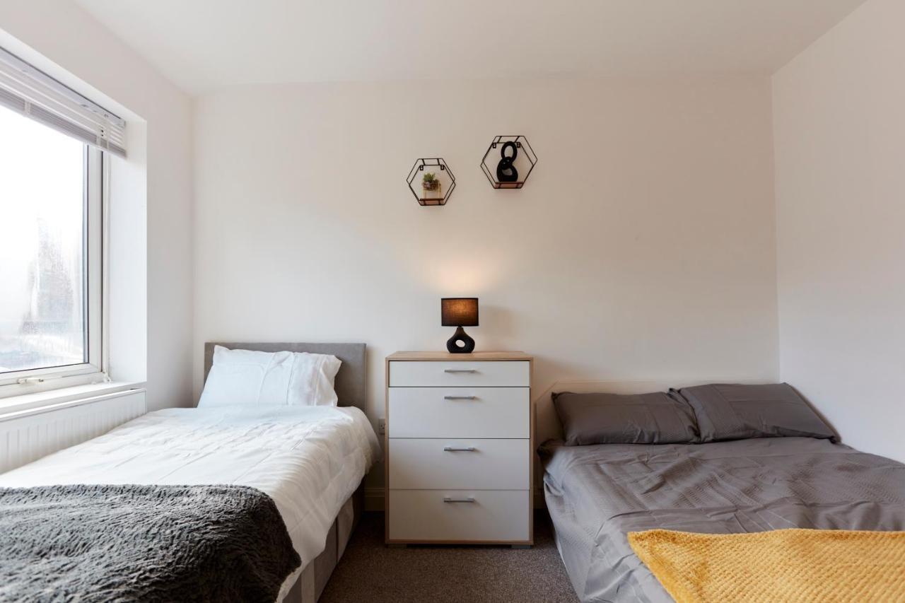 Spacious Home Close To City Centre Location Лидс Экстерьер фото